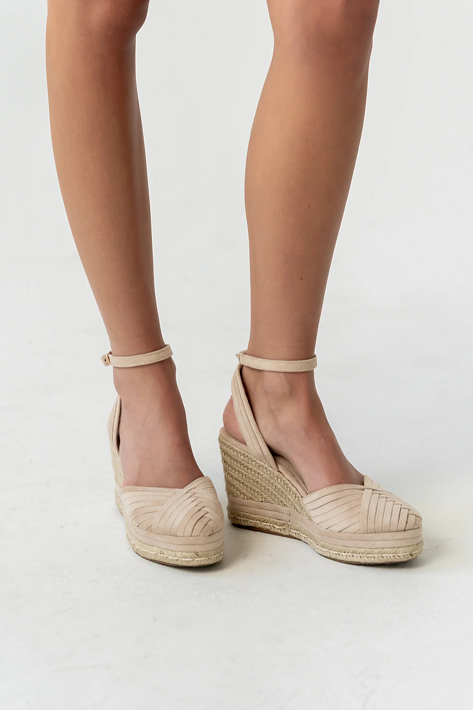 Becca Wedge Sandal in Natural