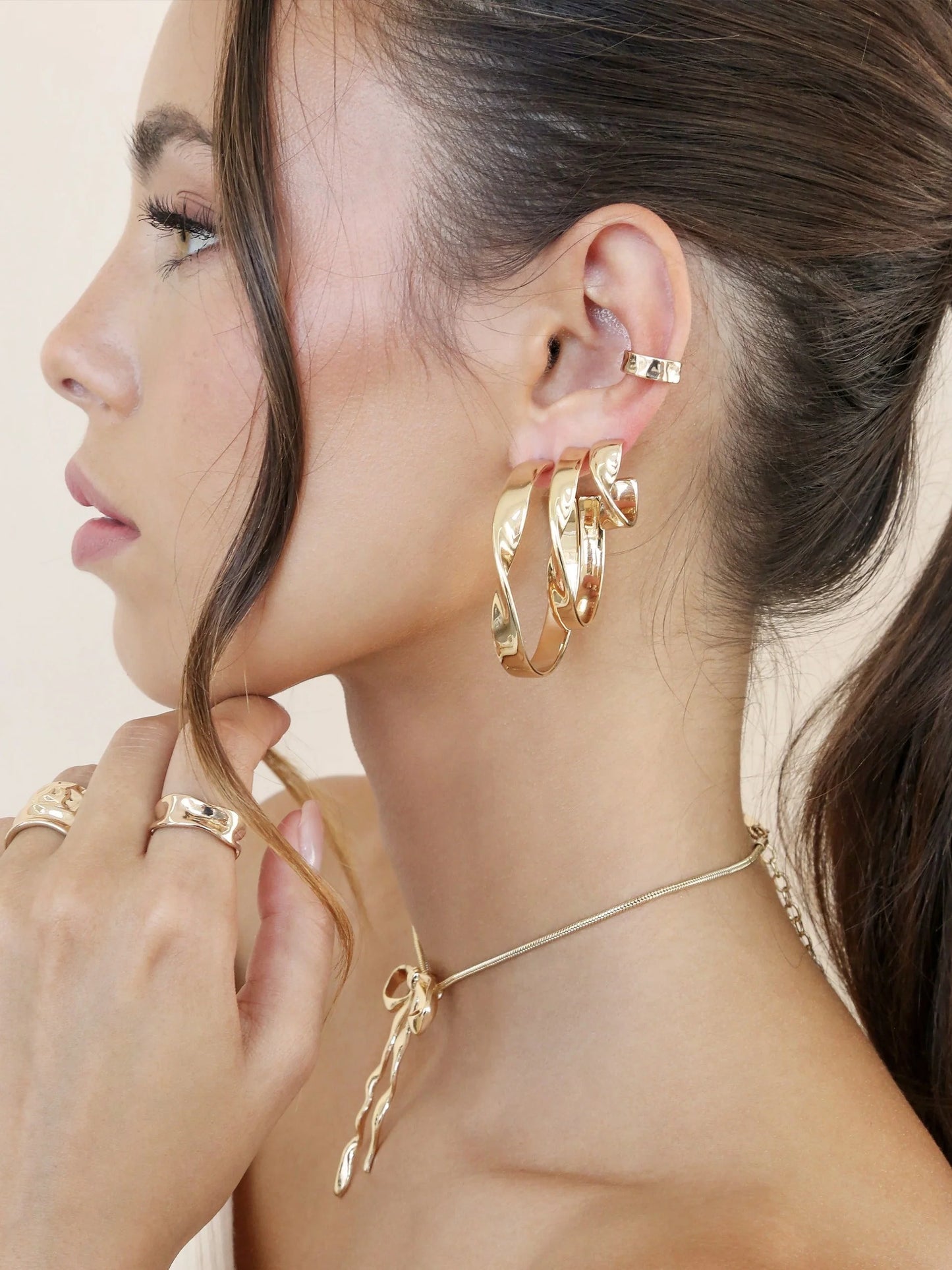 Heirloom Twist Medium Hoops
