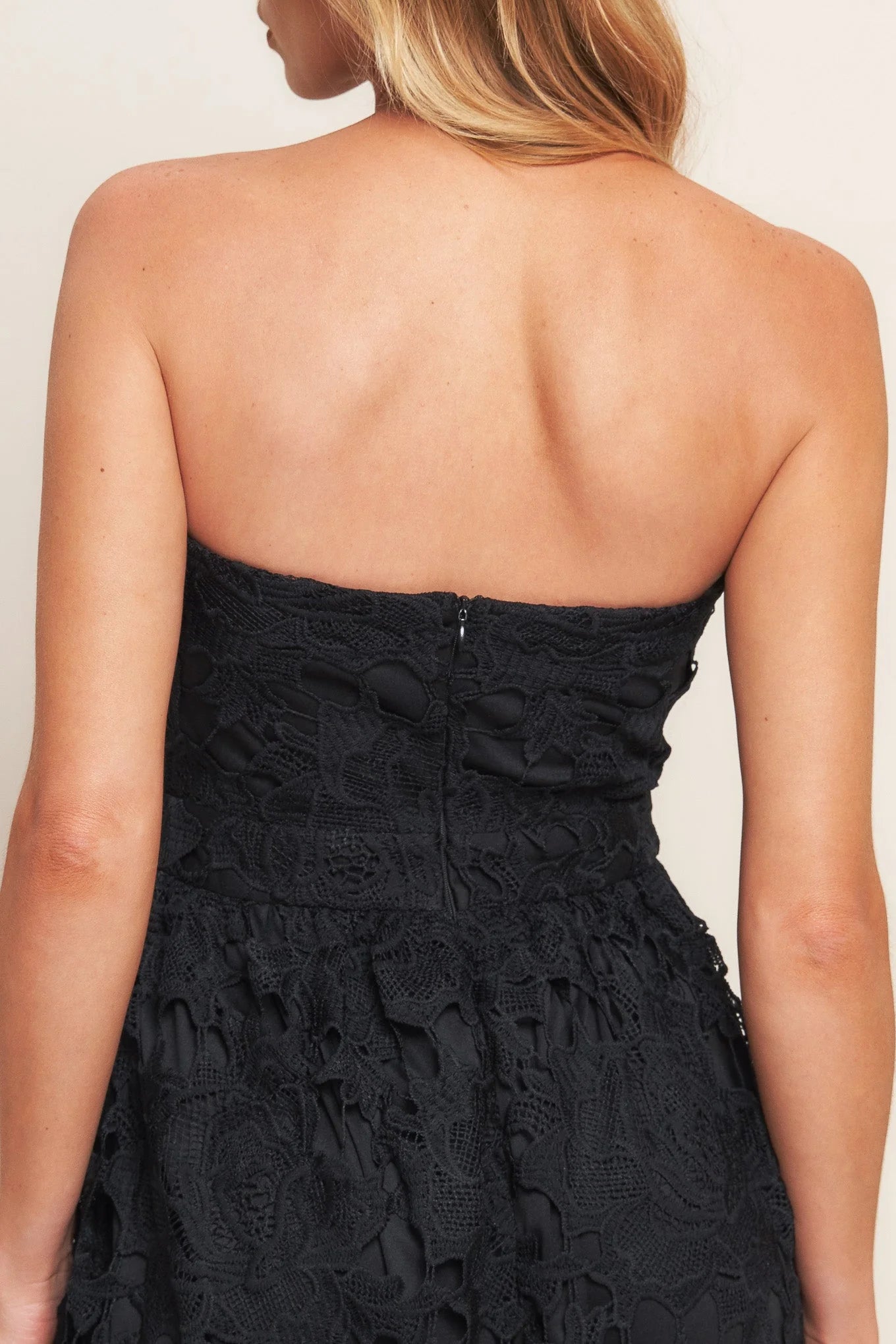CAREFREE NIGHTS LACE MIDI DRESS BLACK