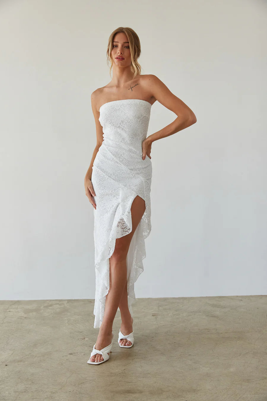 Vivienne Lace Ruffle Maxi Dress