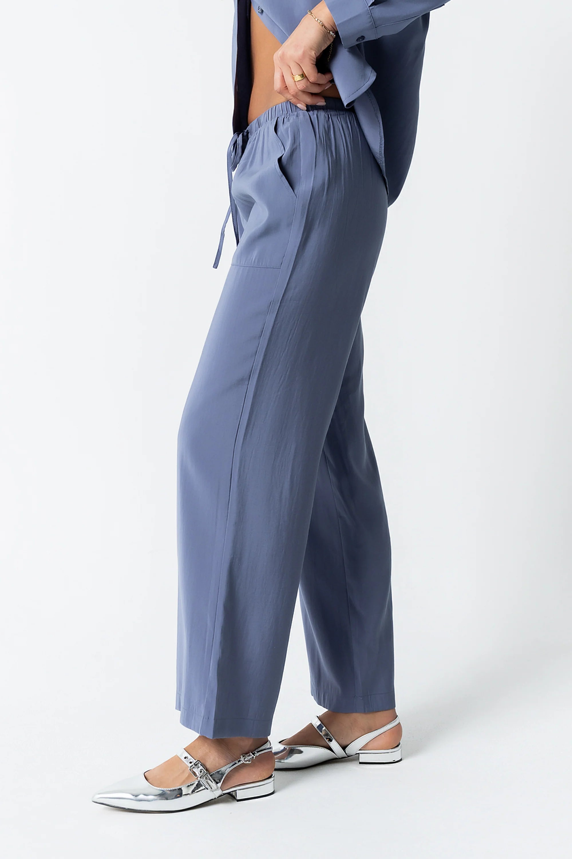 Tacie Wide Leg Pants in Blue