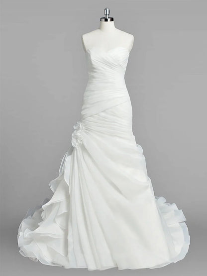 Sweetheart Mermaid Organza Wedding Dress With Ruching and Ruffles