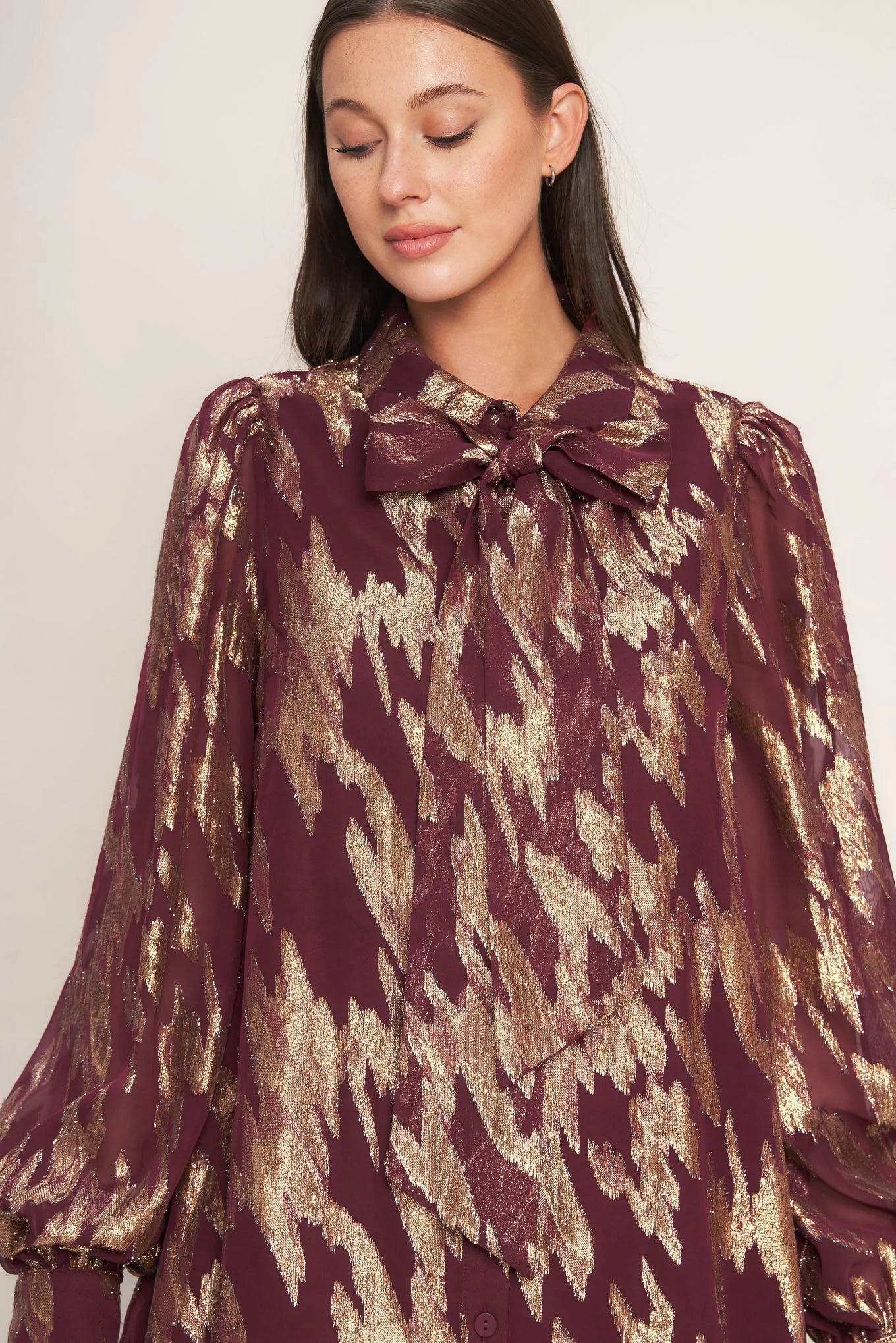 METALLIC MUSE BURGUNDY LONG SLEEVE MINI DRESS