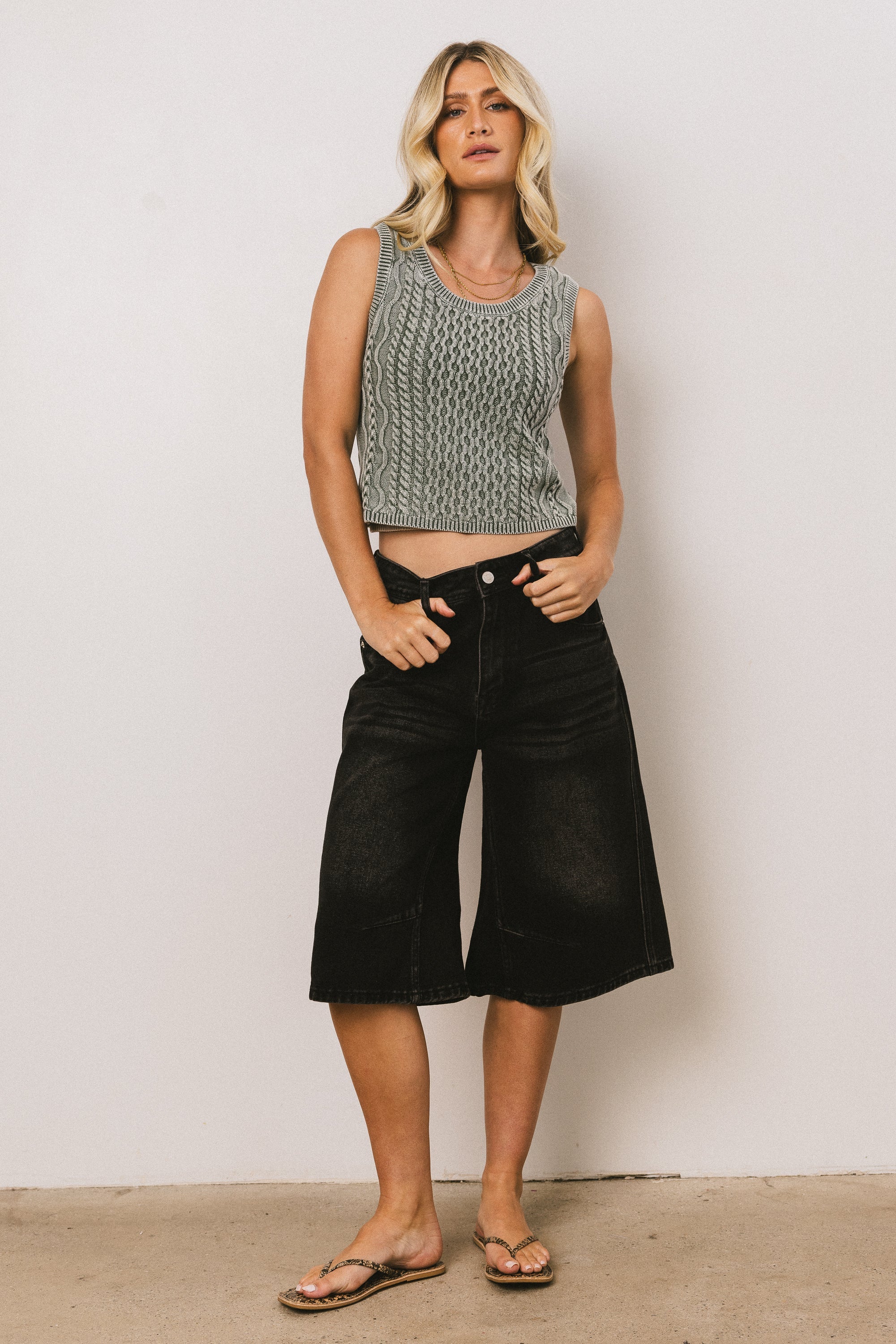 Alden Bermuda Shorts in Black