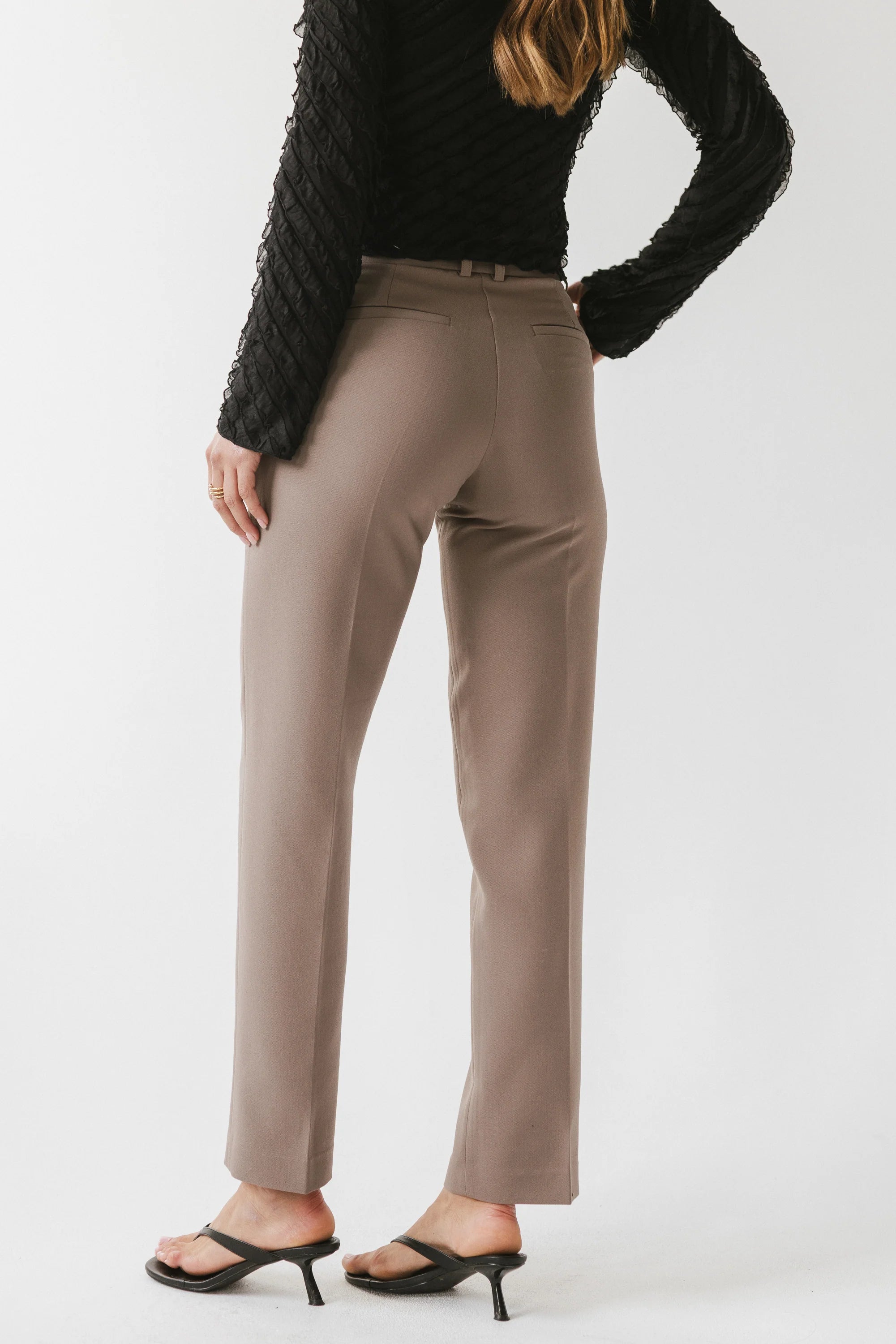 Mitchel Straight Leg Trouser in Taupe