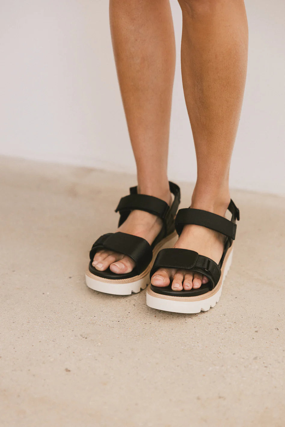 Jony Strappy Sandals