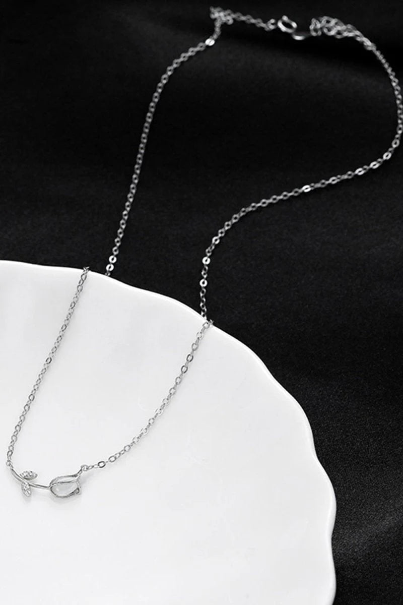 Tulip Pendant Clavicle Necklace