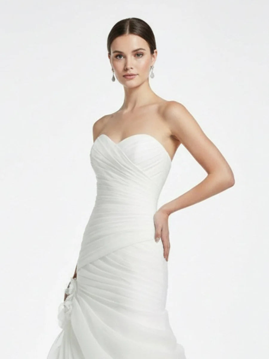 Sweetheart Mermaid Organza Wedding Dress With Ruching and Ruffles