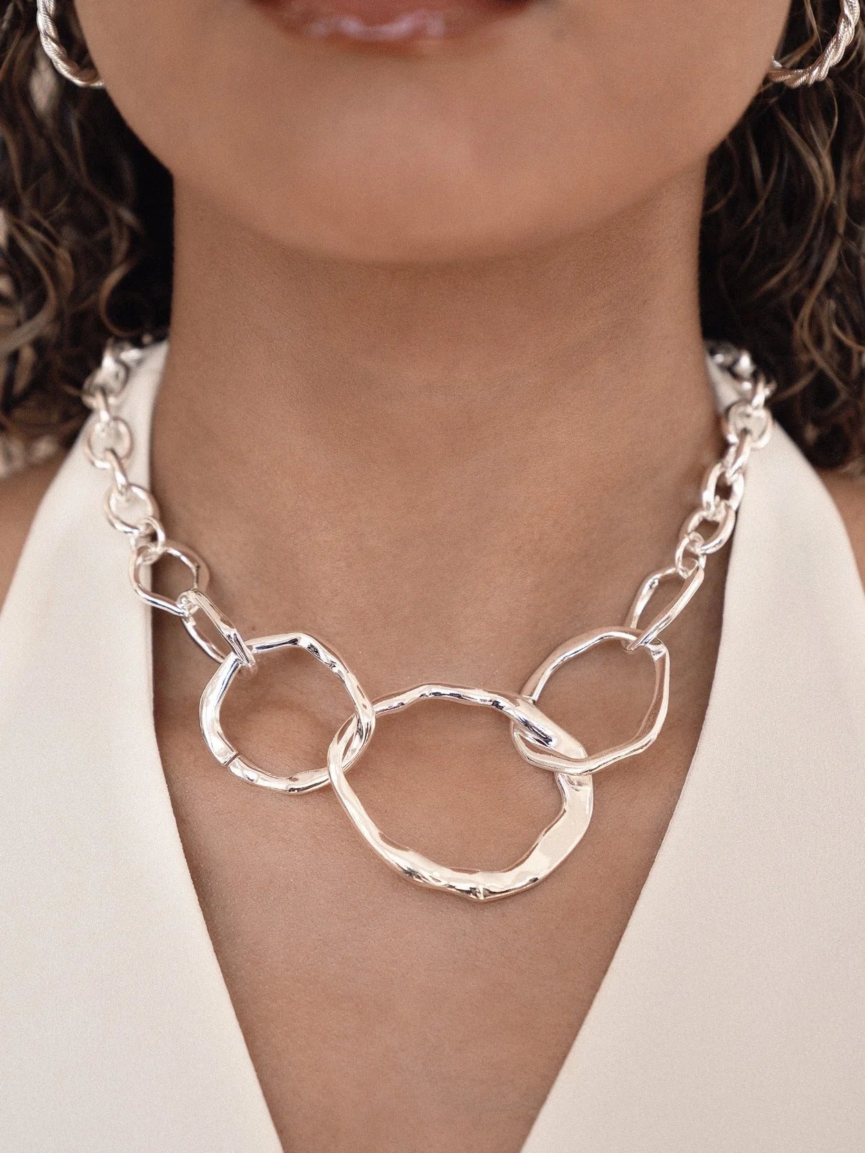 Interlocking Golden Chain Necklace