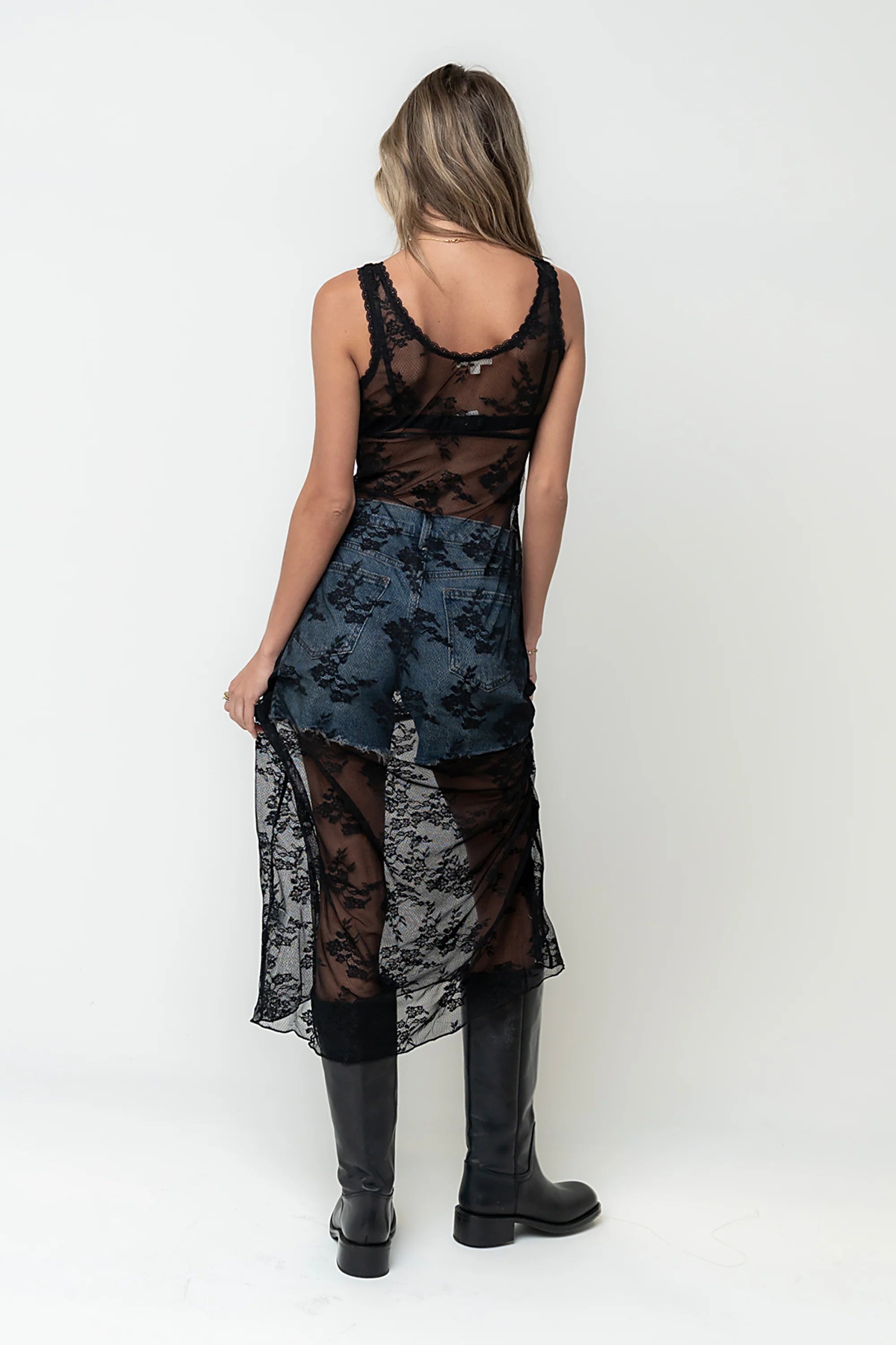 Oshen Lace Maxi Dress