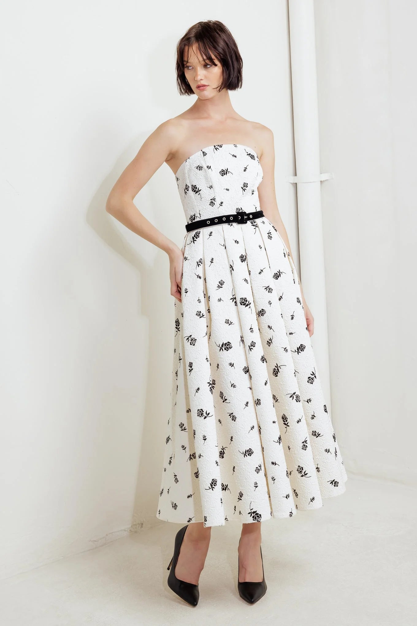 BLACK ROSE STRAPLESS MIDI DRESS