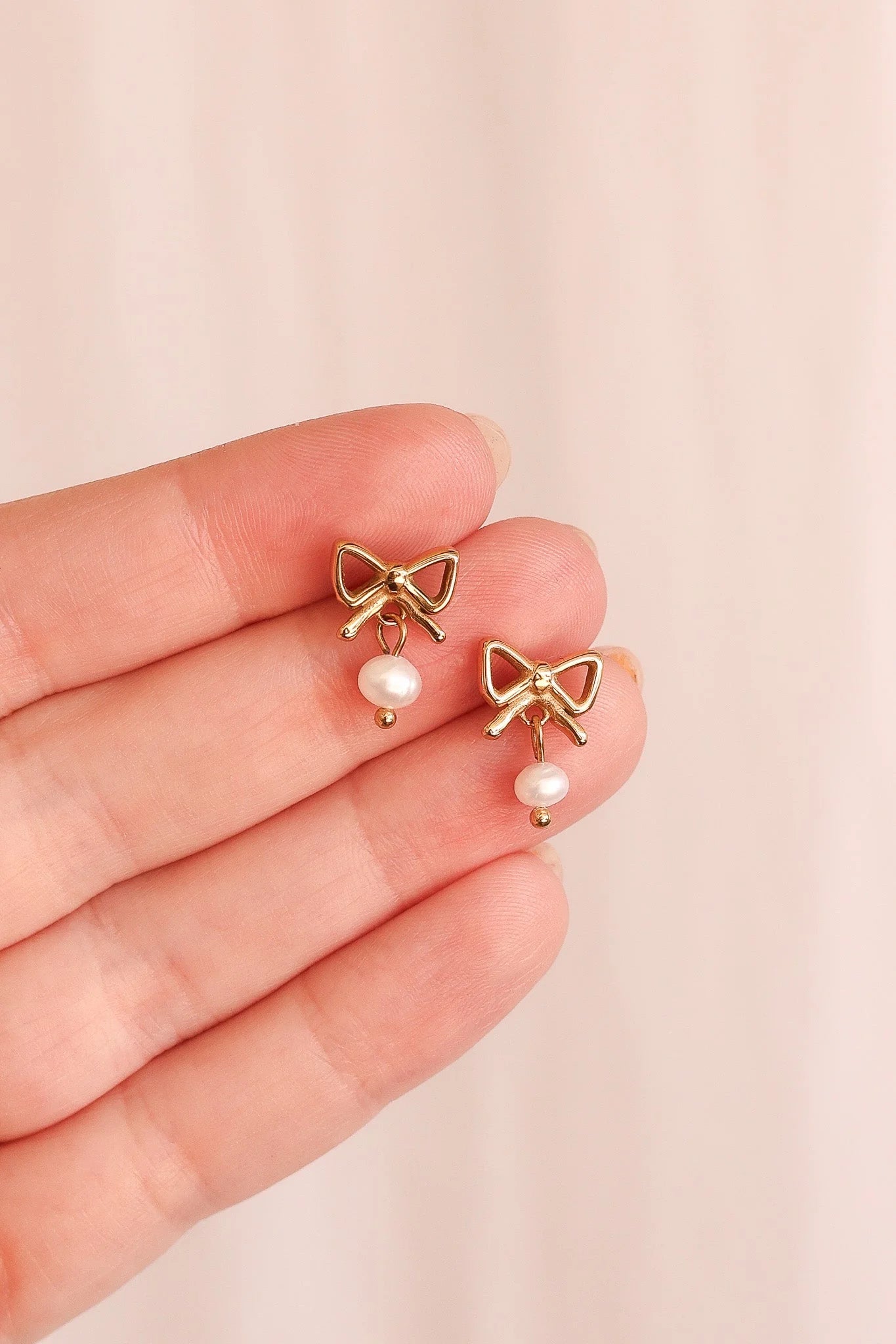 Jane Bow Pearl Drop Earring