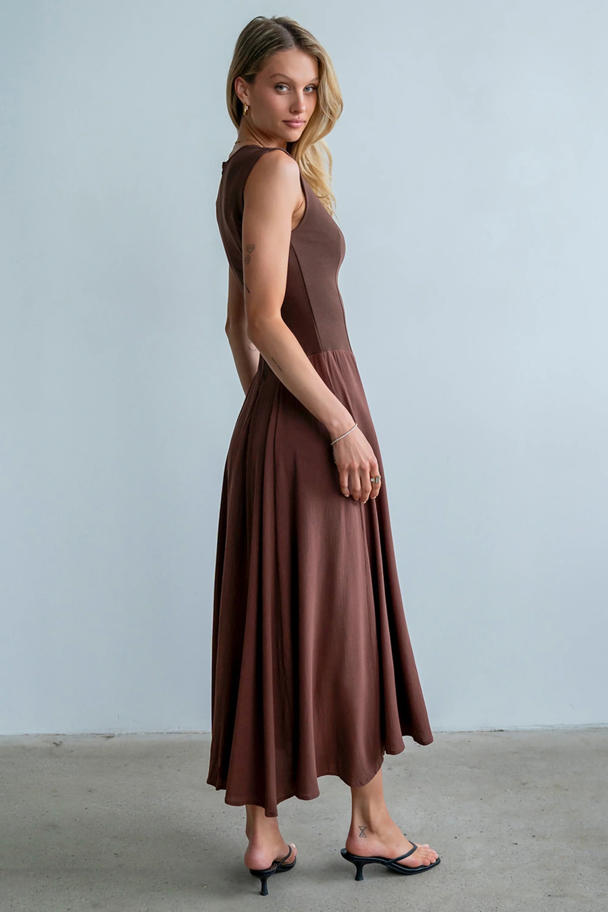 Charles Maxi Dress in Red Brown