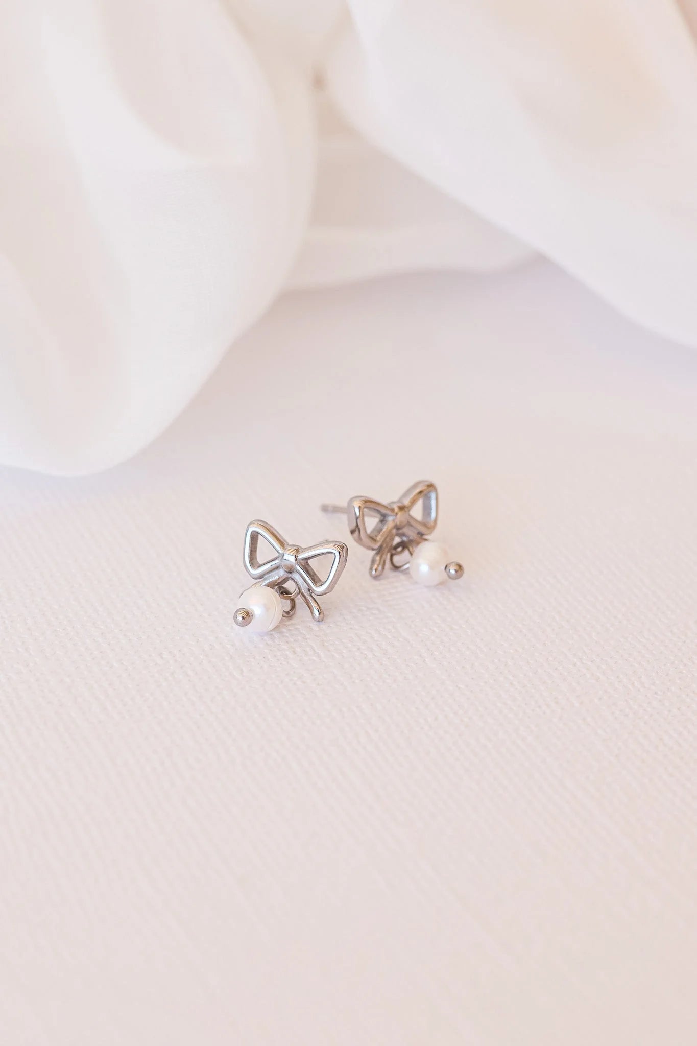 Jane Bow Pearl Drop Earring