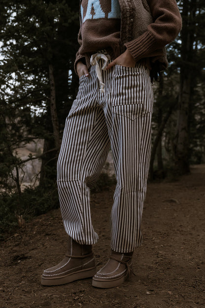 Jocelyn Barrel Jeans in Brown