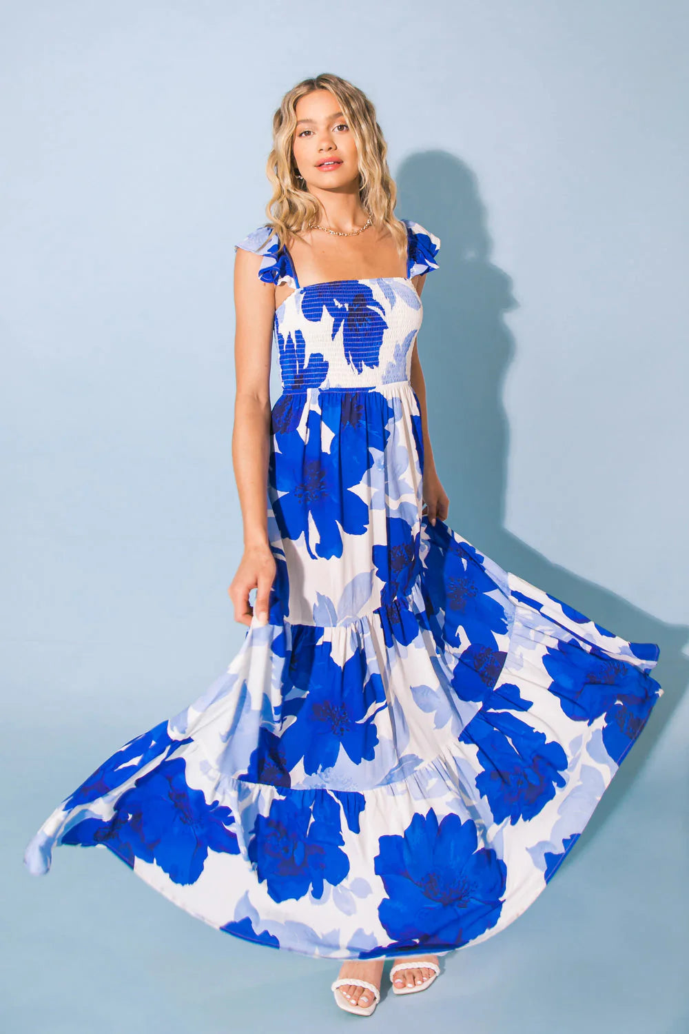 FEEL LIKE MOVING FLORAL MAXI DRESS